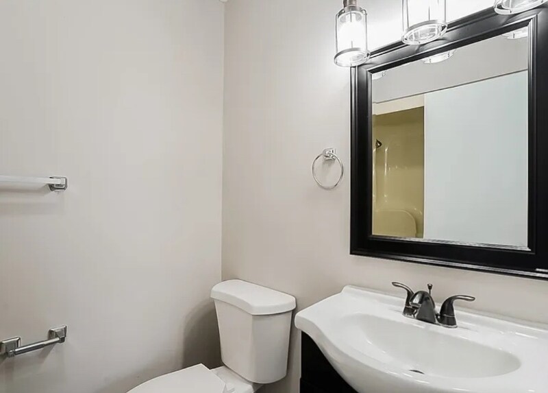 Building Photo - 253 Cedarview Dr