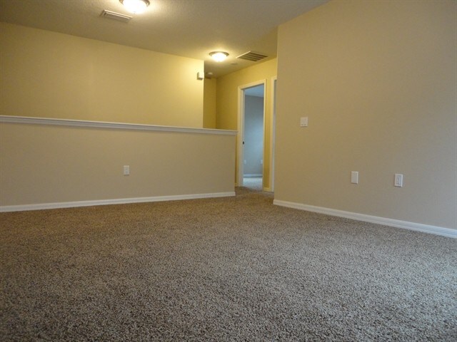 Building Photo - 11112 Silver Fern Way