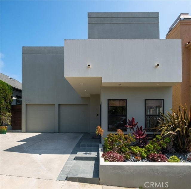 Building Photo - 646 6th St