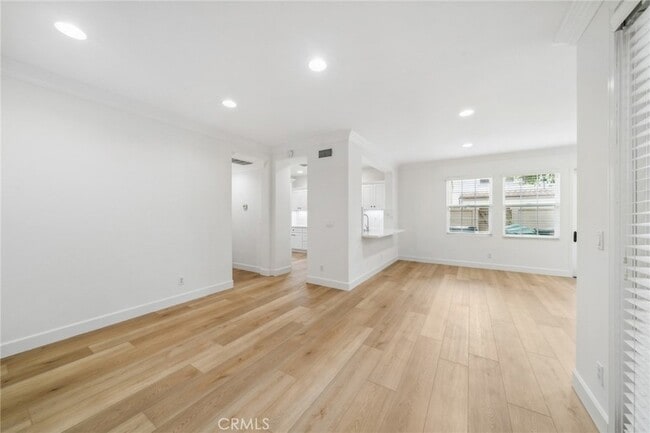 Building Photo - 236 Terra Cotta