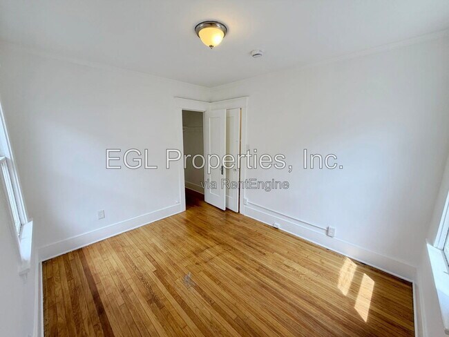 Building Photo - 3521 1/2 Mont Clair Street