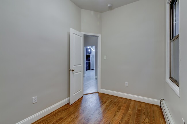 Building Photo - 333 Princeton Ave