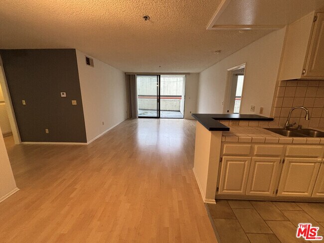 Building Photo - 222 S Central Ave