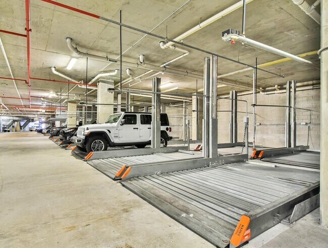 Building Photo - 401 N Birch Rd