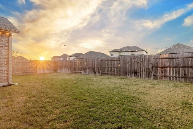 Building Photo - 1909 Sir Nathaniel Ln