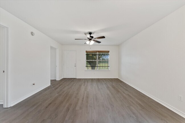Building Photo - 11419 Roandale Dr