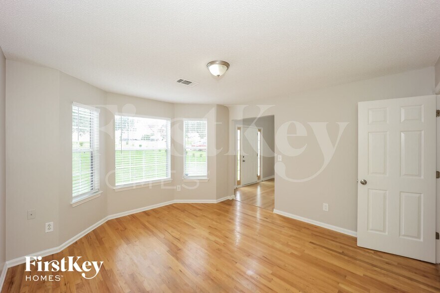 Building Photo - 3823 Riverview Ferry Crossing