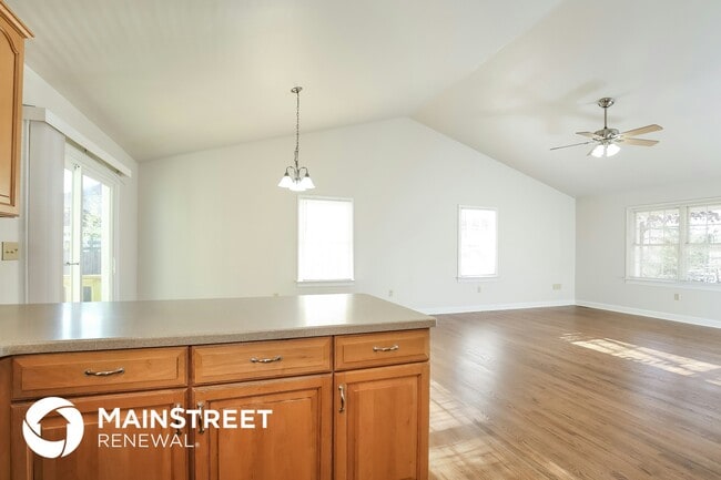 Building Photo - 4 Lava Ln