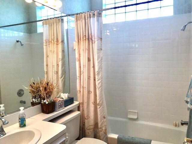 Building Photo - 2/2 POOL HOME - ROSEDALE COUNTRY CLUB - CLOSE TO SHOPPING/BEACHES