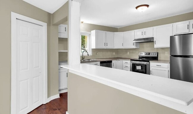 Building Photo - Bright 3 Bedroom, 2 Bath Home In East Pennsboro!