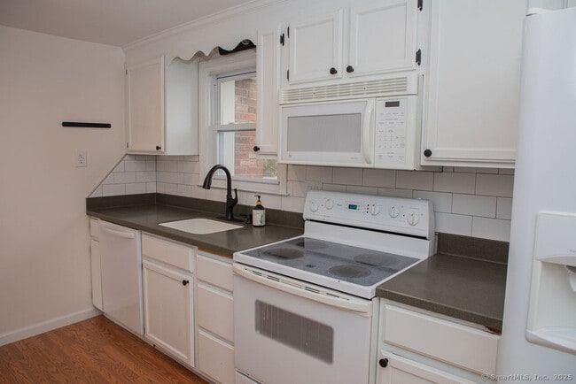 Building Photo - 20 Beckwith Dr