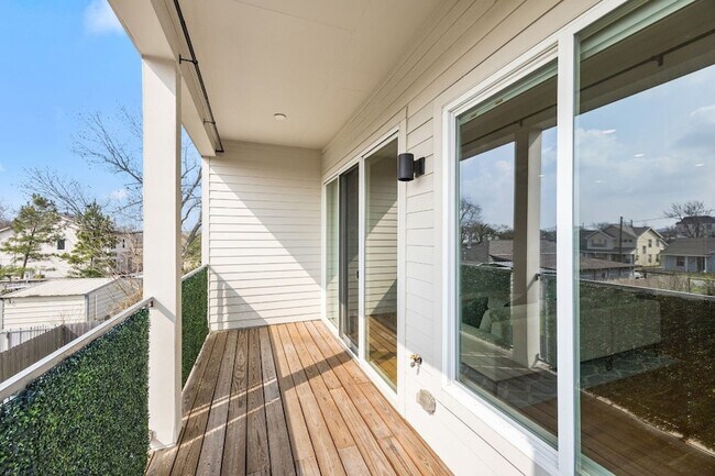 Building Photo - 4618 Nichols St