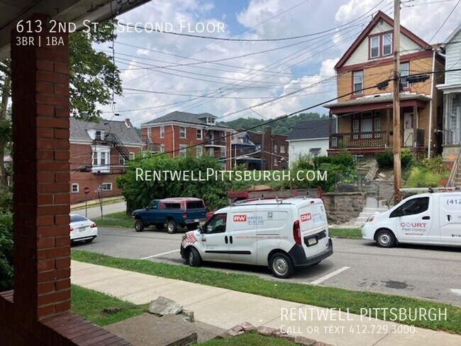 Building Photo - 613 2nd St