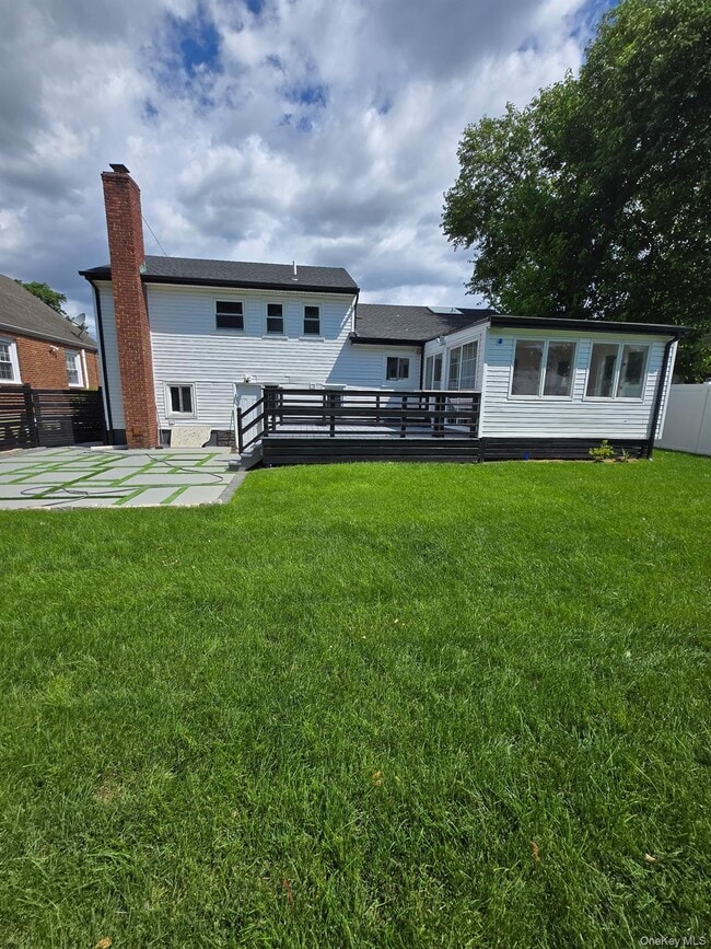 Building Photo - 712 Barnes Ave