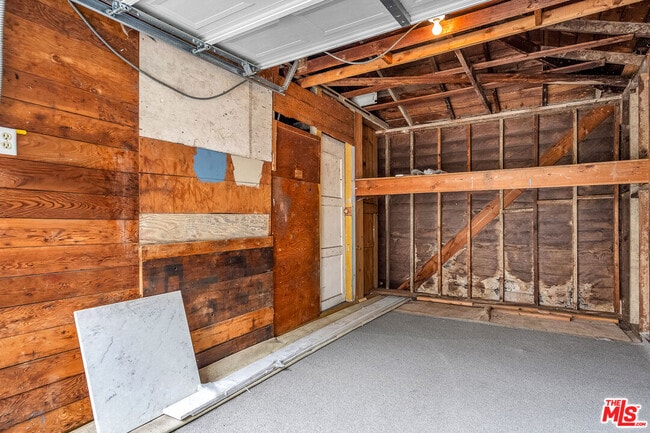 Building Photo - 4211 Jackson Ave