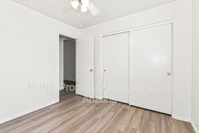 Building Photo - 8952 E Birchwood Cir