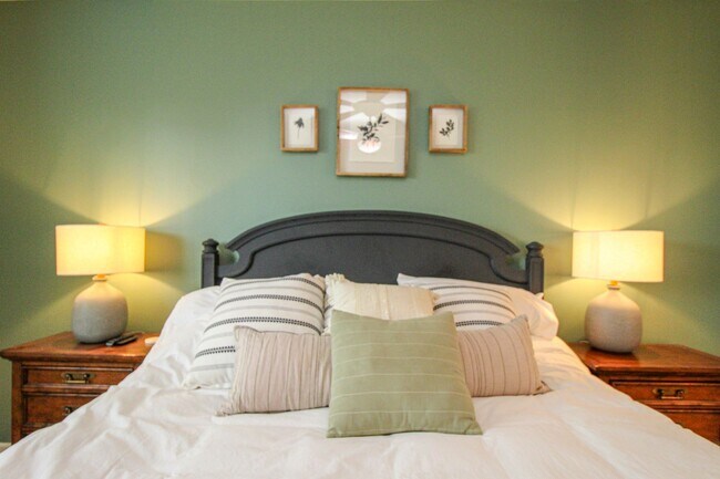 Building Photo - ** STUNNING 2012 NEW CONSTRUCTION 3/2 HOME...