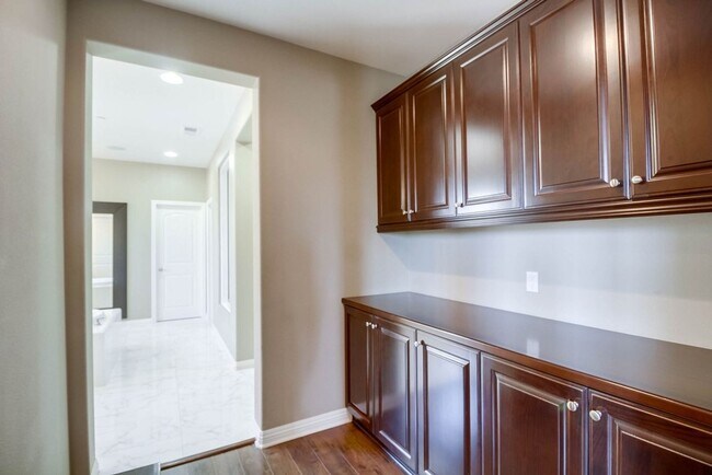 Building Photo - RENT SPECIAL | Large Estate with Resort-Style Amenities