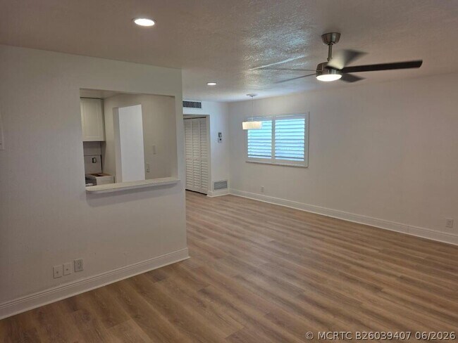 Building Photo - 207 Tuscany Ln