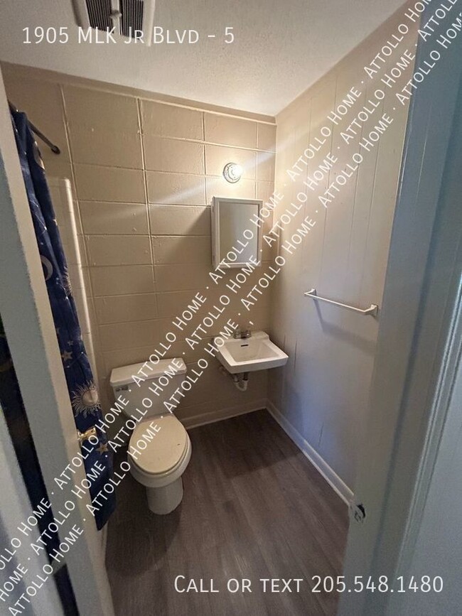 Building Photo - 1-Bed/1-Bath Apartment Convenient to Shopp...