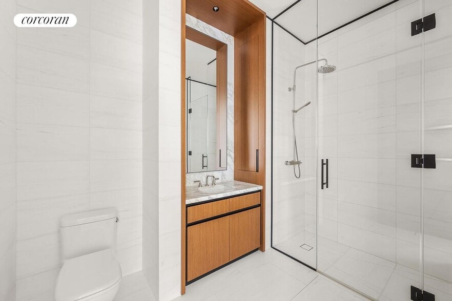 Building Photo - 15 E 30th St