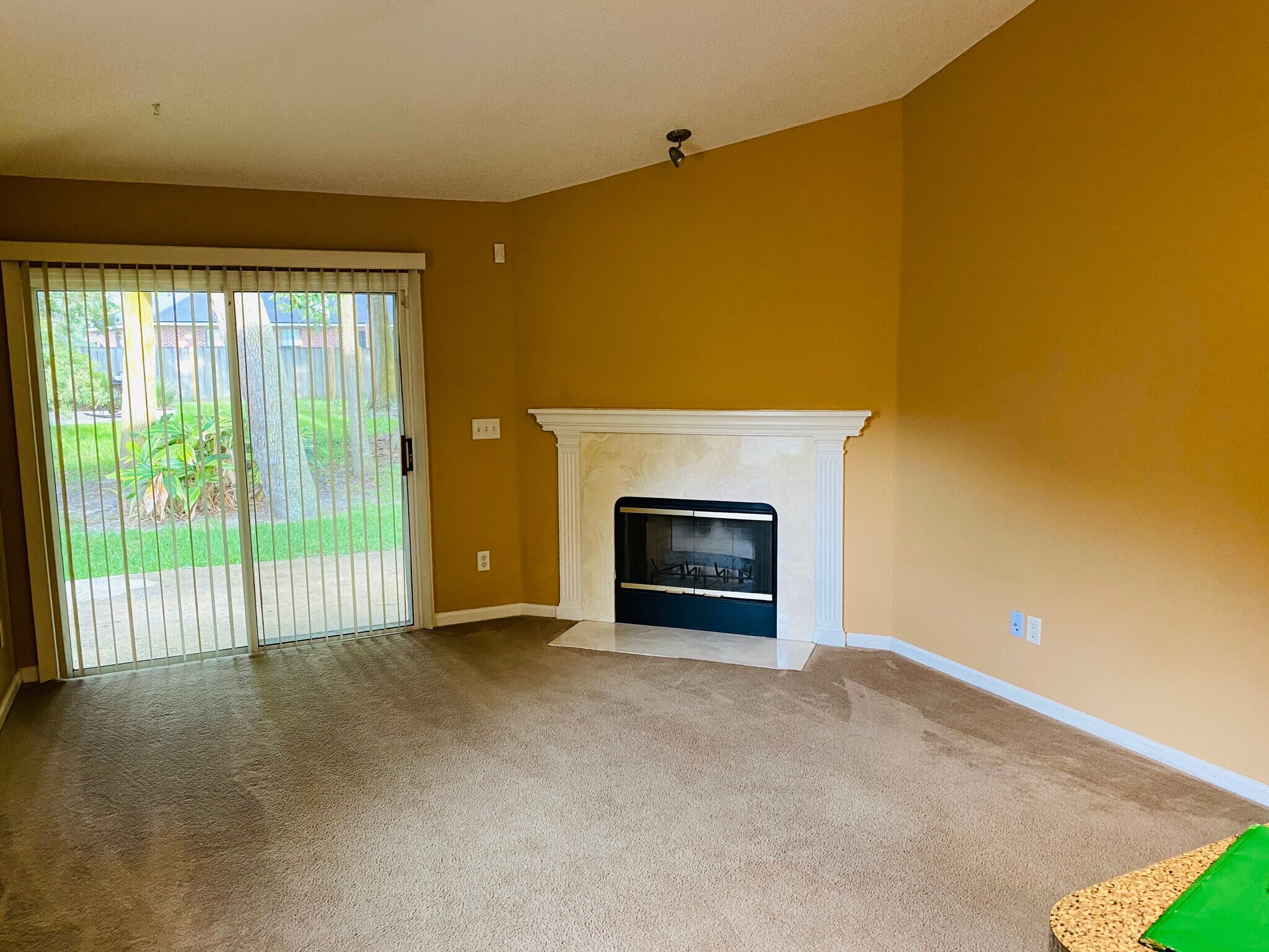 Great Room w/ Fireplace - 1410 Soaring Flight Way