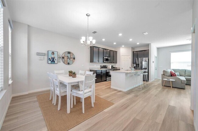 Building Photo - 4966 Avalon Park Blvd