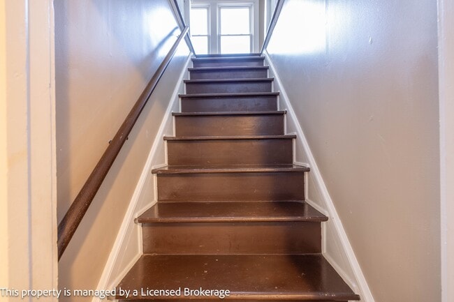 Building Photo - 1420 Amhurst St