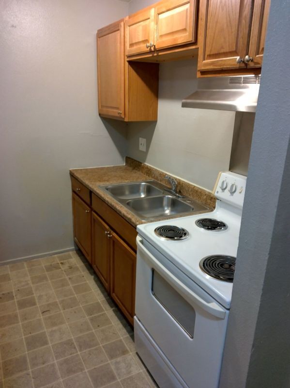 Building Photo - 1425 Yosemite St