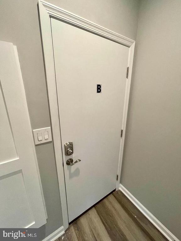 Building Photo - 620 20th St NE