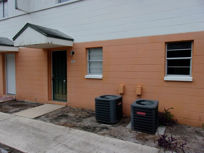 Primary Photo - 1711 Dixon Blvd