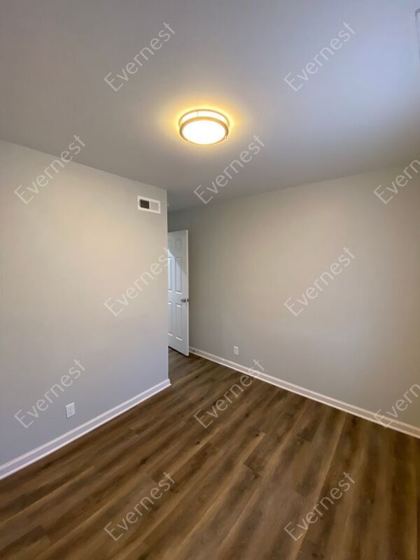 Building Photo - 838 Lock Ave