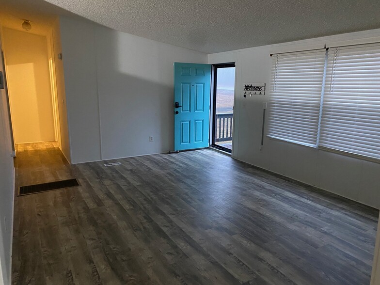 Living room - 1220 Montlake Rd