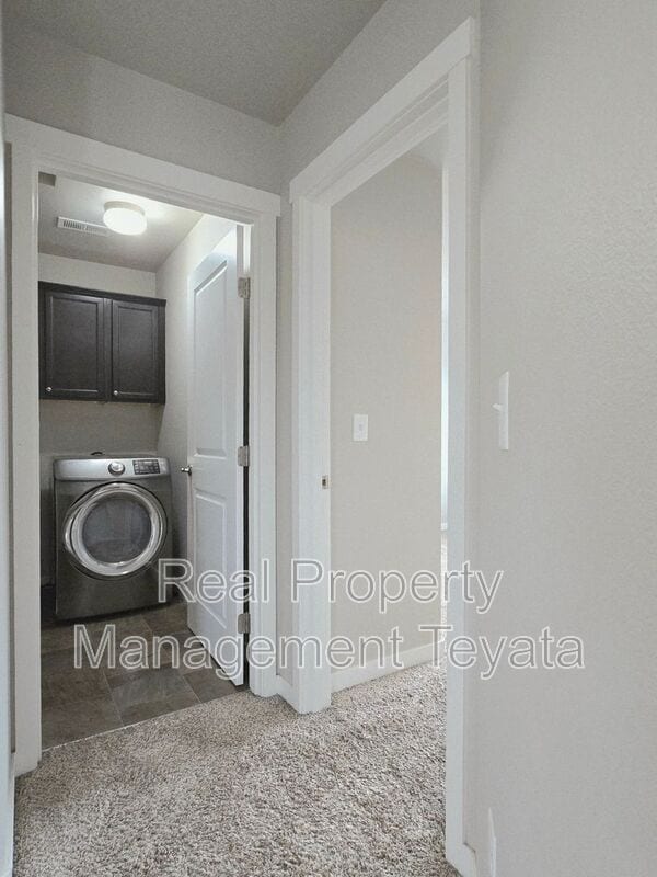 Building Photo - 4746 Hadley St