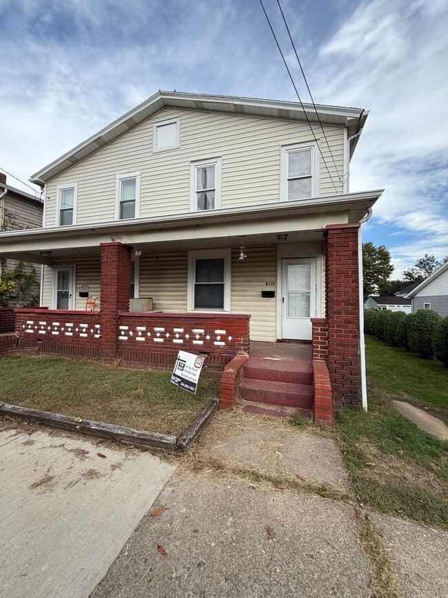 Building Photo - 235/7 Richards St