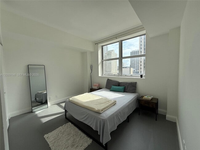 Building Photo - 111 E Flagler St