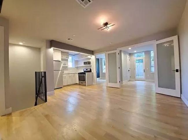 Building Photo - 202 Clifton Pl