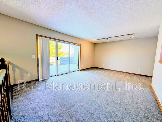 Building Photo - 14254 Estates Ave