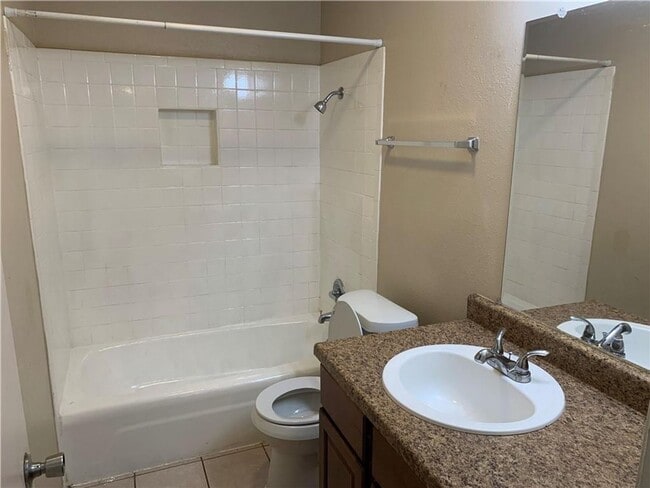 Building Photo - 7208 Creekside Dr