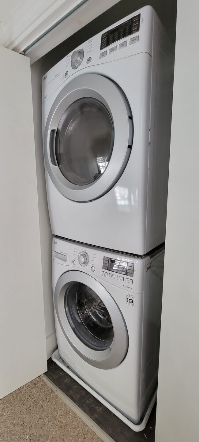 washer dryer in unit - 30 A Bowdoin St