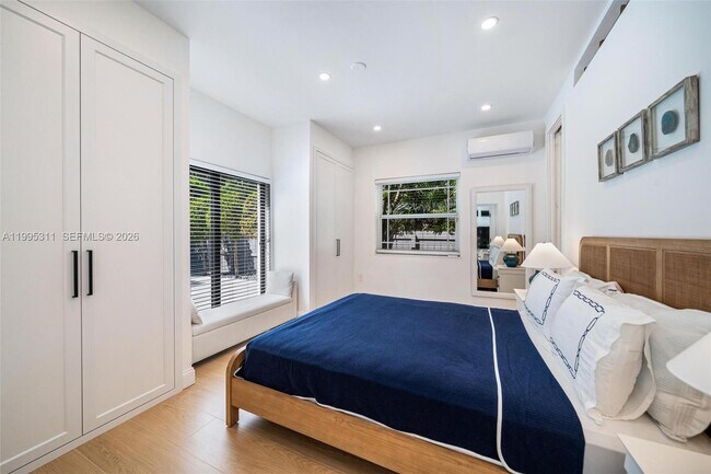 Building Photo - 696 NE 67th St