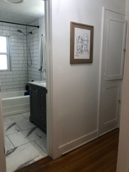 Building Photo - 2418 22nd St