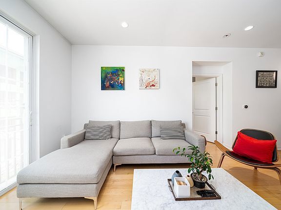 Building Photo - 443 2nd St