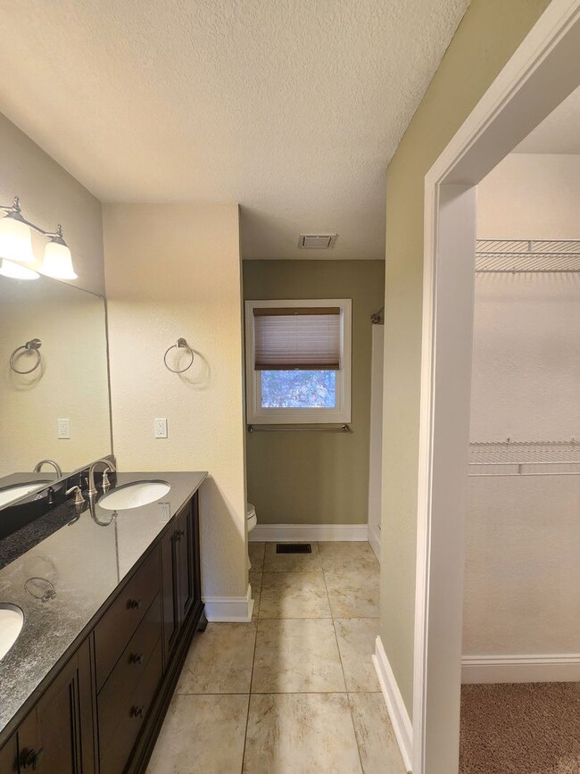 Building Photo - Well Maintained Swannanoa Rental! 2 BEDROOM/2 BATHROOM + BONUS ROOM