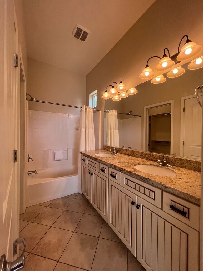 Building Photo - 2 Bedroom, 2 Bath with a Den/Office backs up to view of Hills.