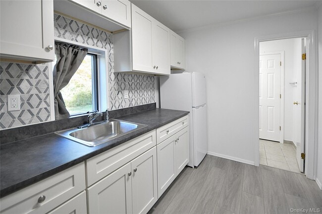 Building Photo - 140 Berg Ave