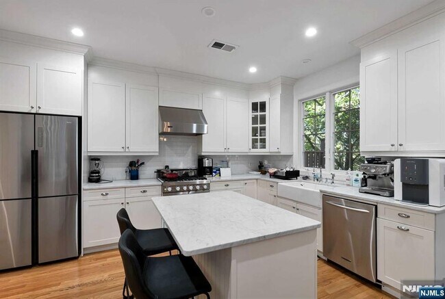 Building Photo - 40 Schindler Ct