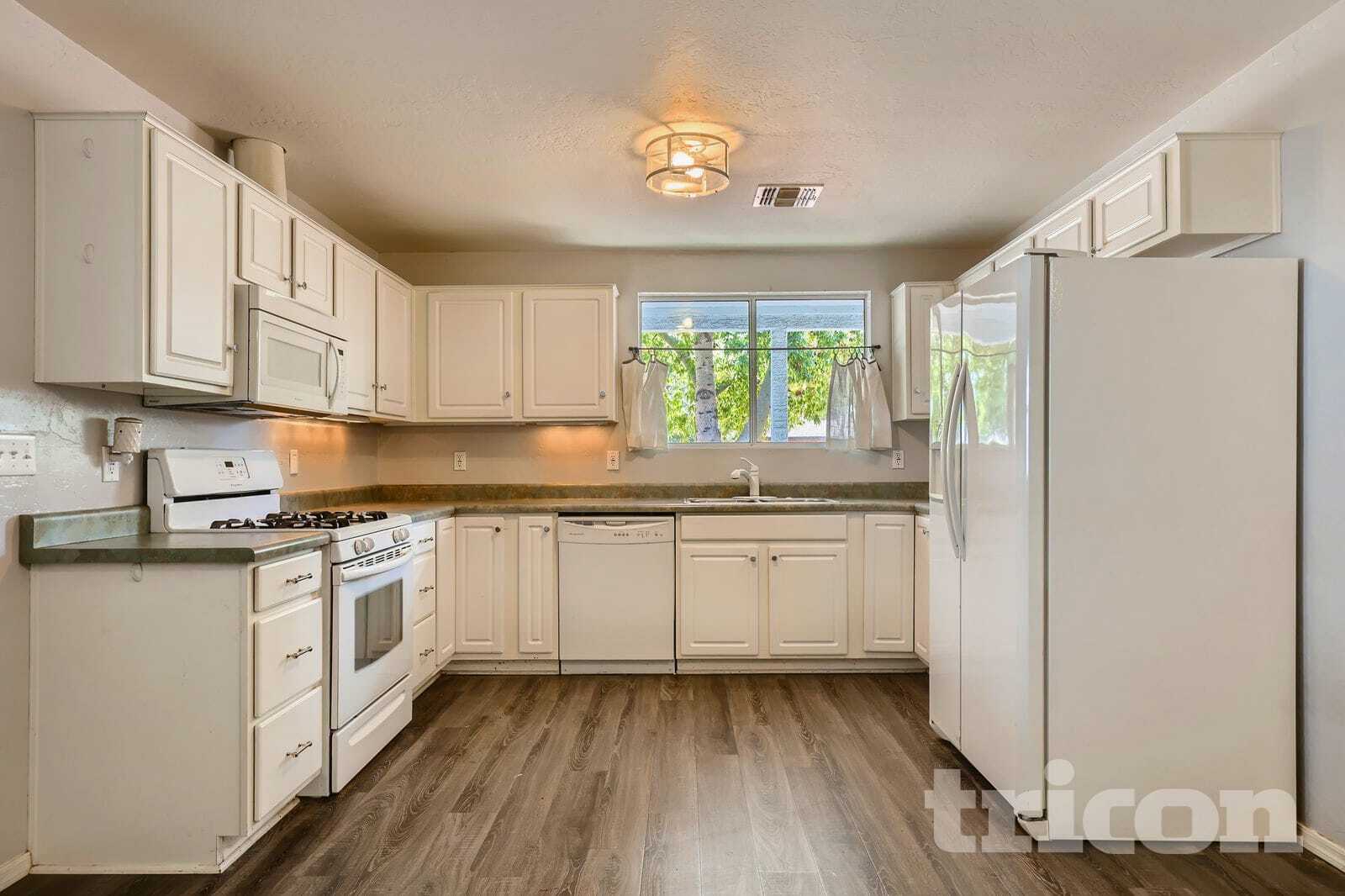 Building Photo - 3020 W Mariposa St