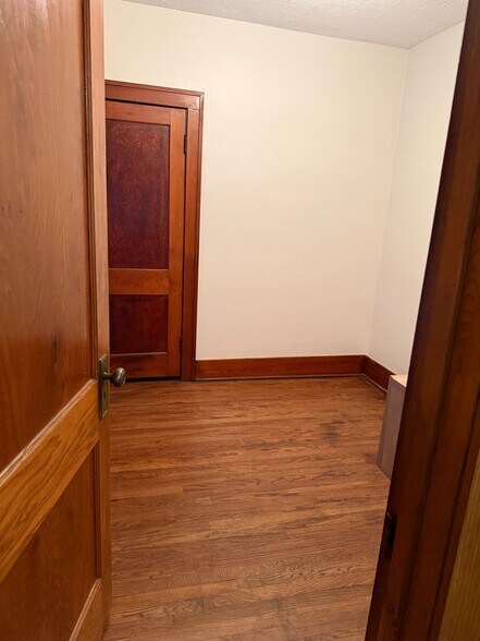 Building Photo - 3104 S 32nd Ave