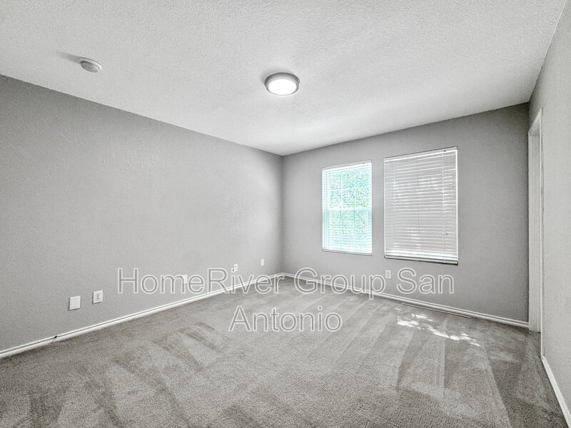Building Photo - 128 Gatewood Bay